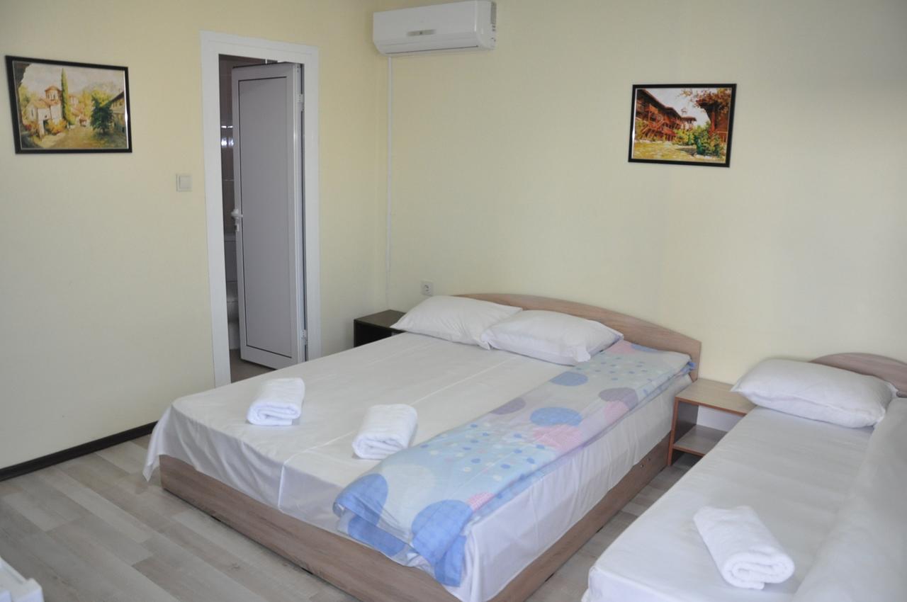 Guest Rooms Simona Opanets Ngoại thất bức ảnh